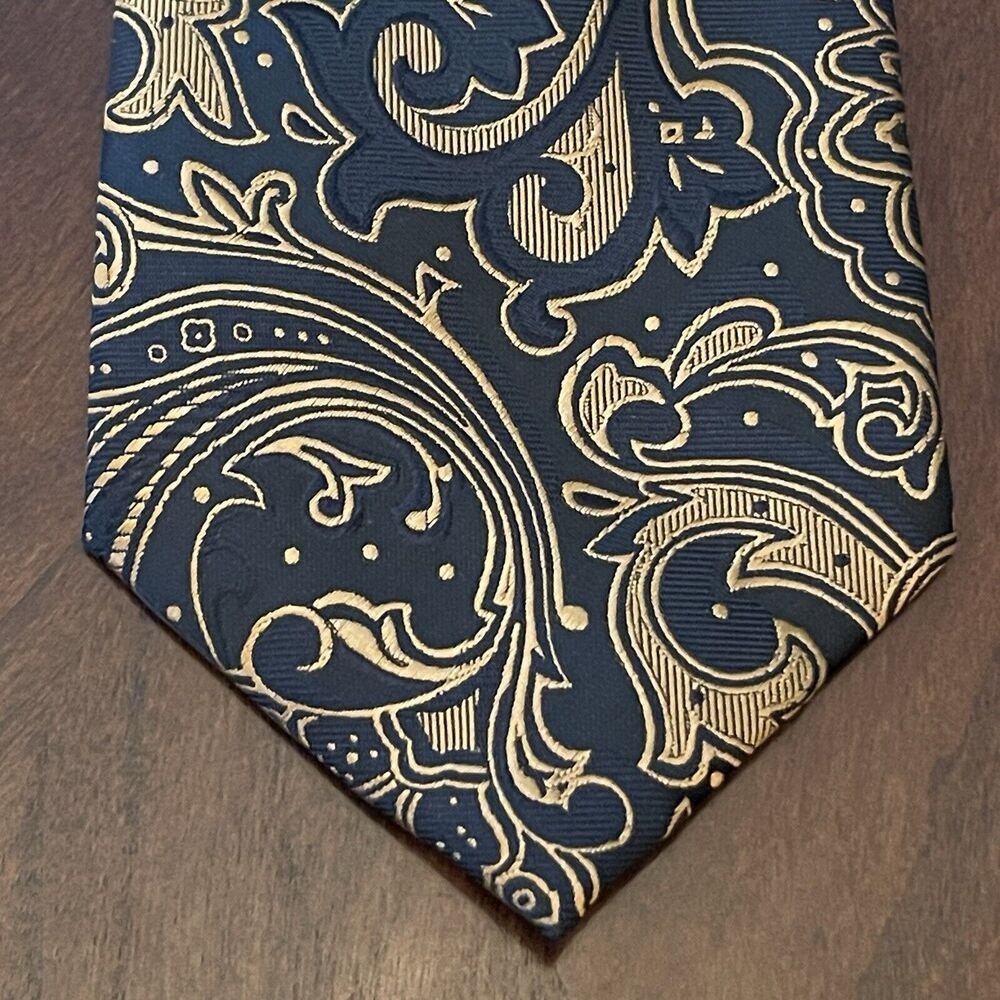 Hi Tie Black Gold Hand Made 100% Silk Men’s Neck Tie